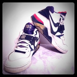 NIKE Air Force 180s
